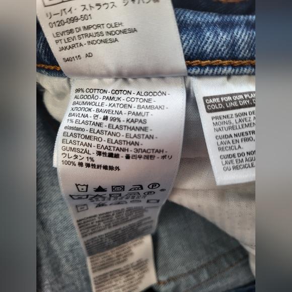 Levis size 29, Great For Curves! - Picture 8 of 12